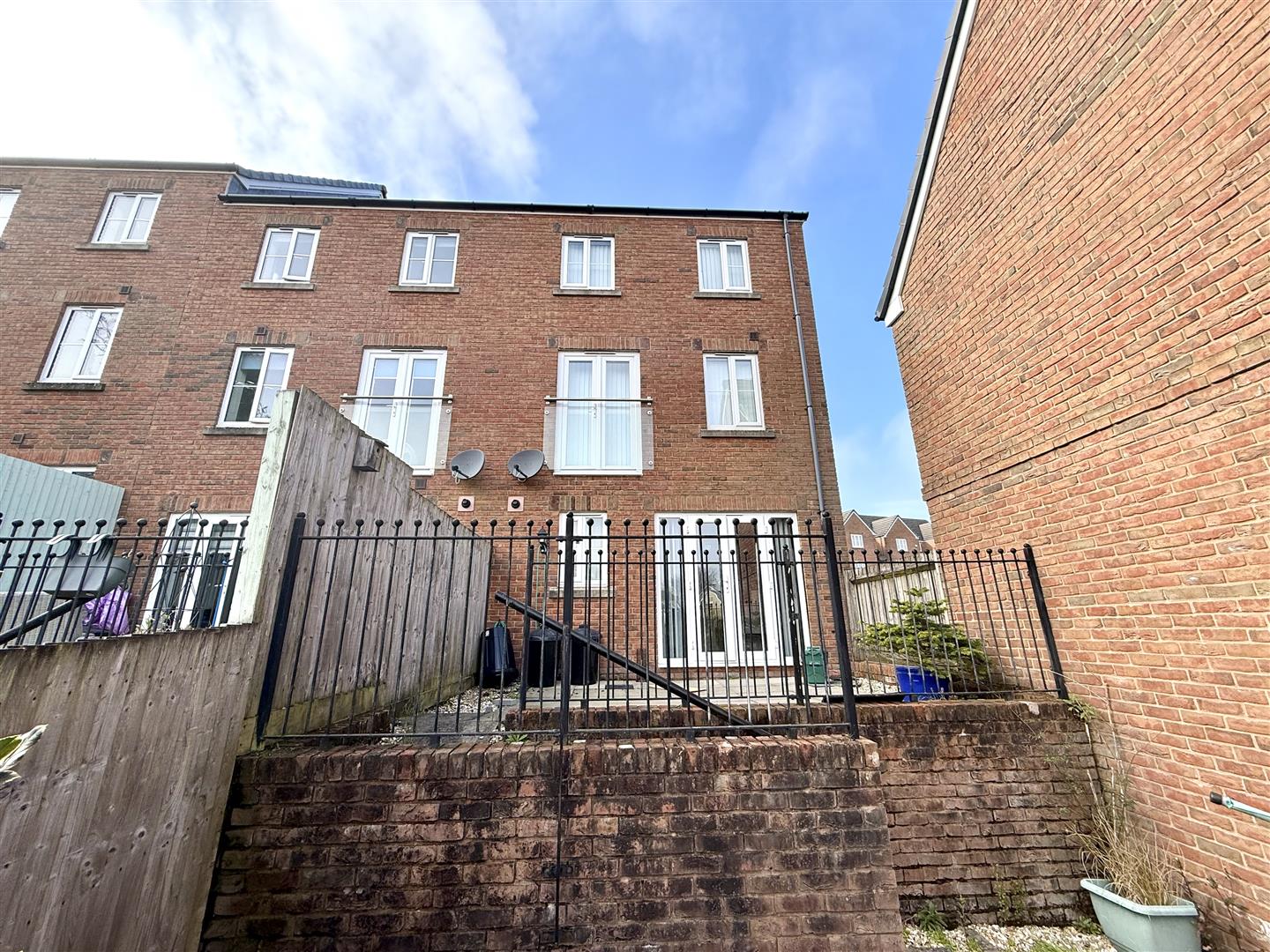 Y Deri, Sketty, Swansea, SA2 8ET